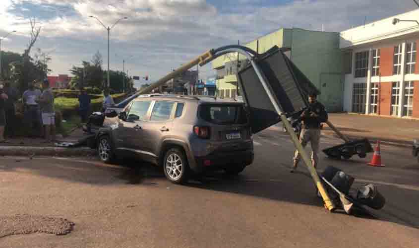 Semtran pede atenção dos condutores no cruzamento da Jorge Teixeira com Carlos Gomes