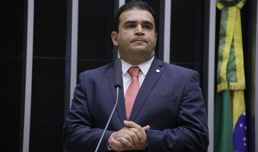 Projeto prevê até quatro anos de prisão para quem retirar preservativo sem consentimento