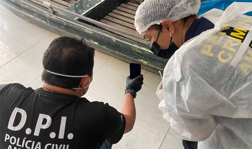 Vestígio de sangue é achado em barco de suspeito no Amazonas, diz PF
