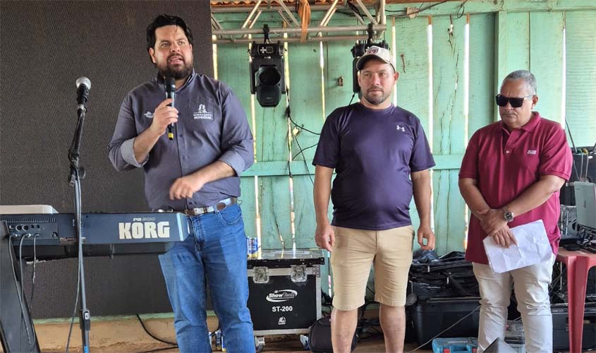 Jean Oliveira marca presença em evento tradicional