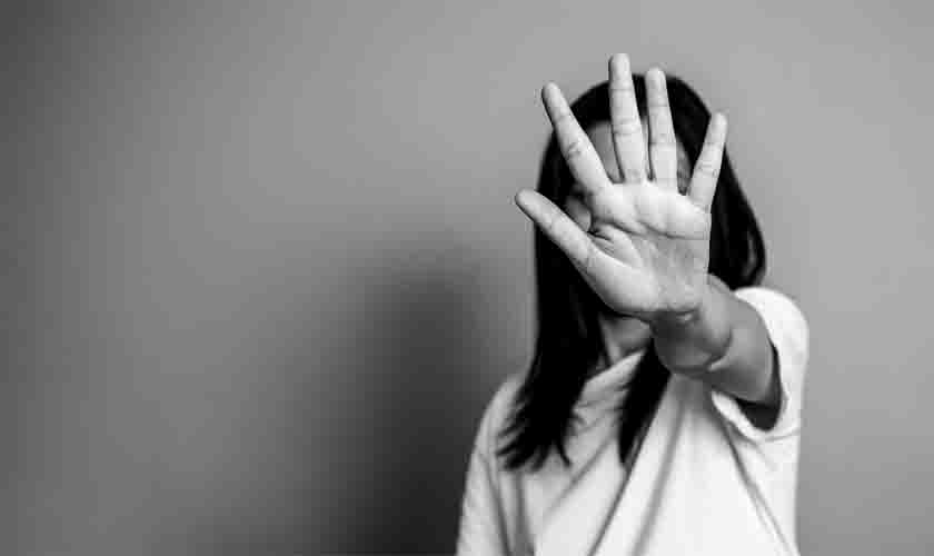 Mantida justa causa para trabalhador que tentou beijar colega à força