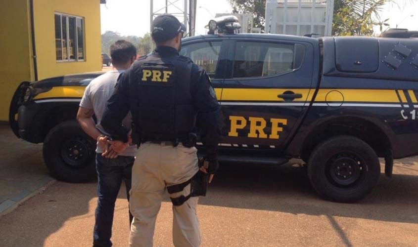 Polícia Rodoviária prende dois foragidos na BR-364
