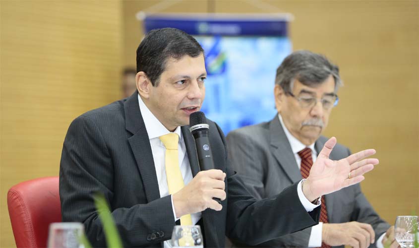 Presidente da OAB/RO participa de mesa-redonda sobre primeira Constituição Estadual