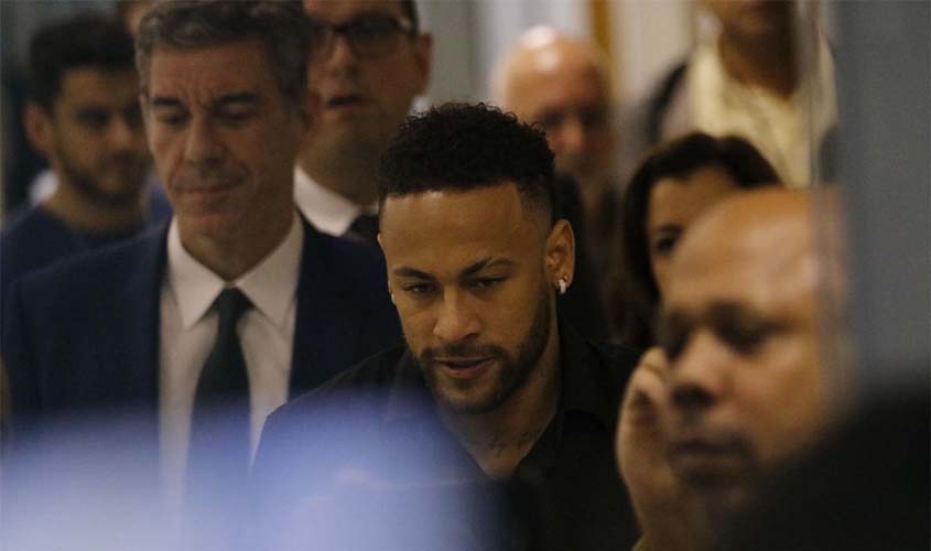 Ministério Público pede arquivamento de inquérito contra Neymar