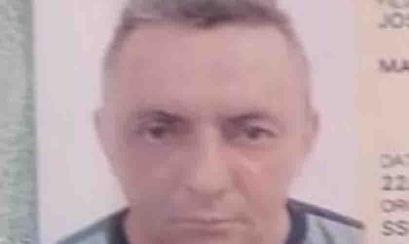 Pai e filho são presos acusados de matar pedreiro a facadas durante discussão em bar na capital