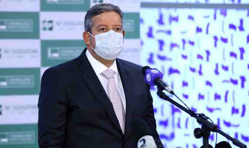 Lira afirma que desfile de tanques na Esplanada nesta terça é uma