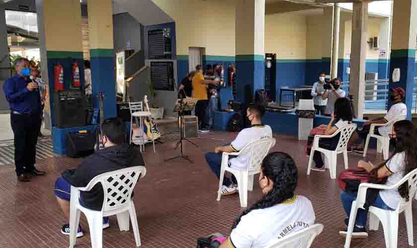 Quase 50 mil estudantes retornam às aulas presenciais na Rede Estadual de Ensino de Rondônia