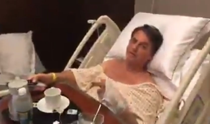 Bolsonaro não tem dor ou febre e vai iniciar fisioterapia, diz boletim