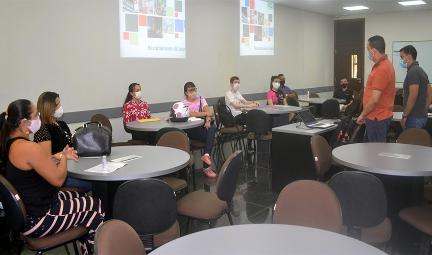 Parceria com a Drogasil permite que egressos e acadêmicos de Farmácia da Fimca ingressem no mercado de trabalho