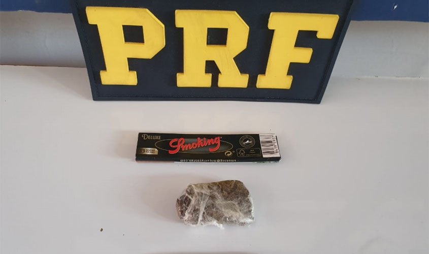 PRF apreende adolescente portando maconha