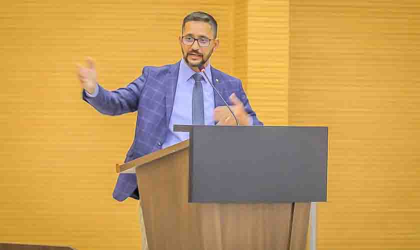 Deputado Anderson solicita informações sobre a realização de mutirão para emissão de carteiras de identidade