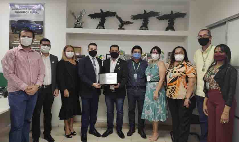 Banco da Amazônia presta homenagem aos 50 anos da Emater 