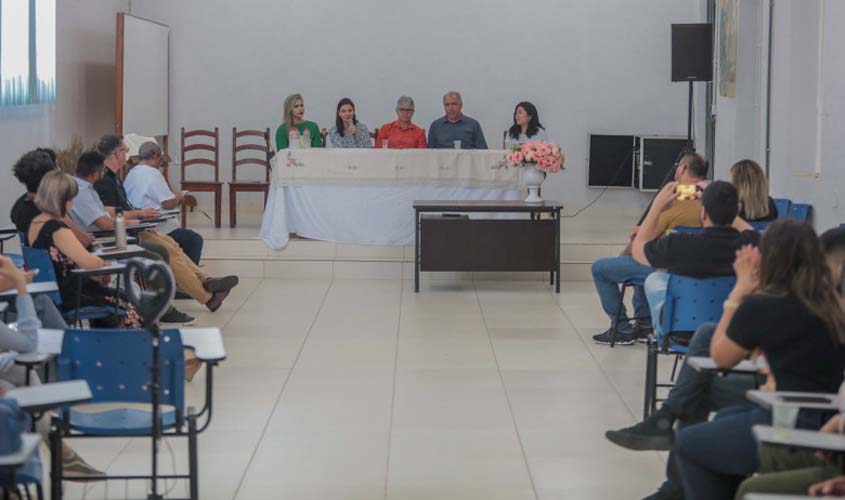 Capacitação prepara candidatos ao programa Apadrinhando uma História