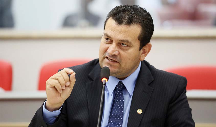 TRE defere registro de candidatura do ex-deputado estadual Ezequiel Junior