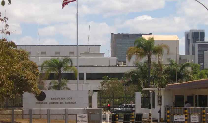 Embaixada dos EUA no Brasil ameaça Alexandre de Moraes