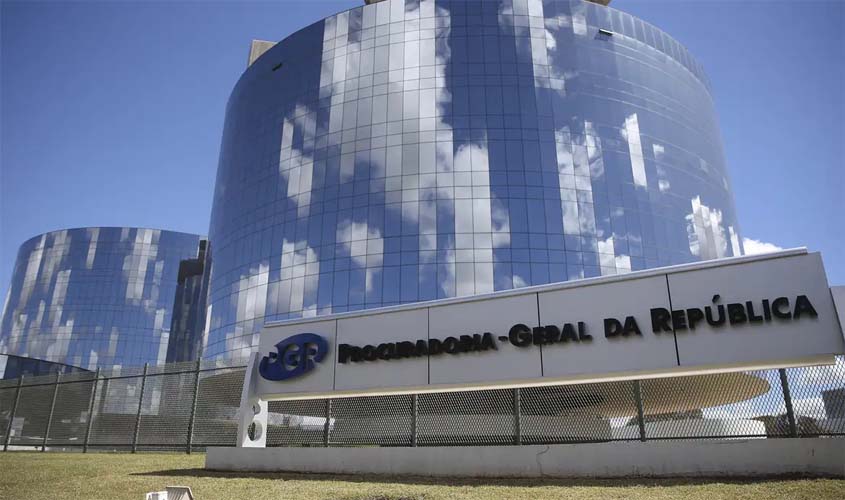 Procuradores pedem moderação diante de crise no STF