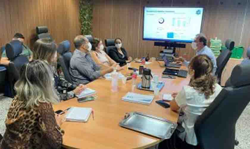 Indicadores de saúde monitorados são apresentados para gestores e equipe técnica da Sesau