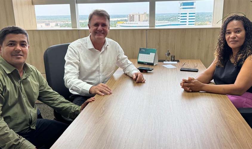 Deputado Goebel recebe lideranças de Parecis em gabinete