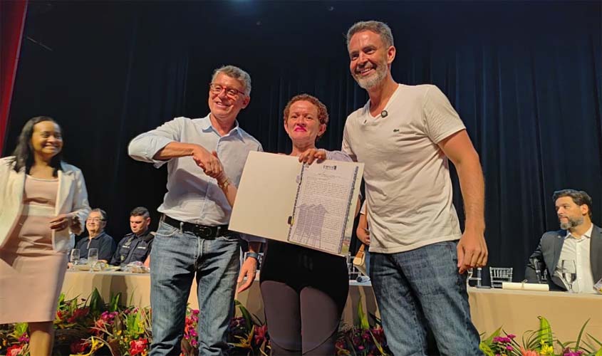 Porto Velho entrega 269 títulos a famílias da zona Leste