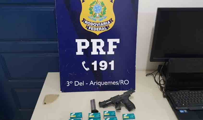 PRF apreende uma arma e detém 2 motoristas por estarem dirigindo sob efeito de álcool