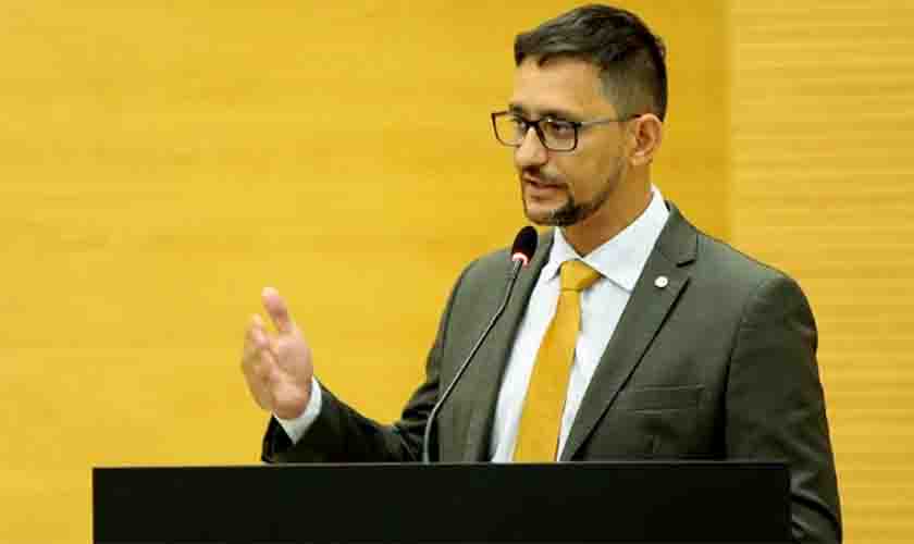 Deputado Anderson solicita do Poder Executivo informações quanto a aquisição de equipamento de inspeção corporal para o Centro de Ressocialização Jonas Ferreti em Buritis