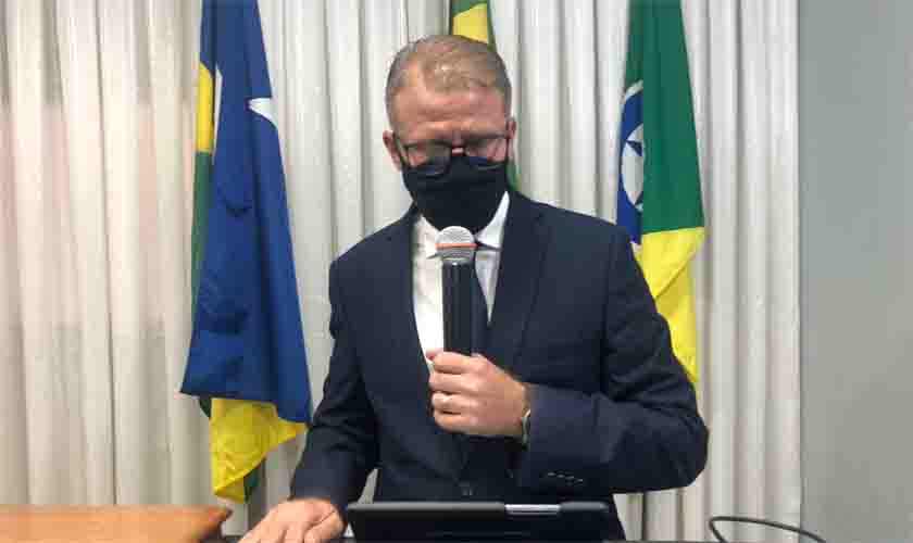 Ronny Ton critica e vota contra remanejamento de verba da Cultura pela Prefeitura