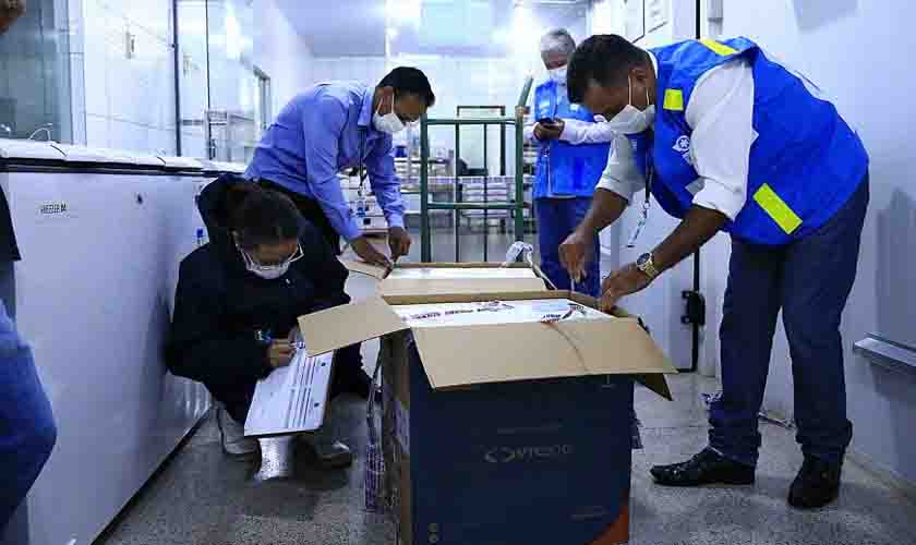 Rondônia recebe do Ministério da Saúde mais 50.310 doses de vacina Pfizer para imunizar população