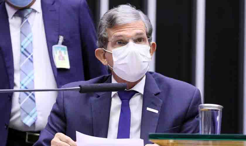 Presidente da Petrobras vai ao Senado explicar preço dos combustíveis