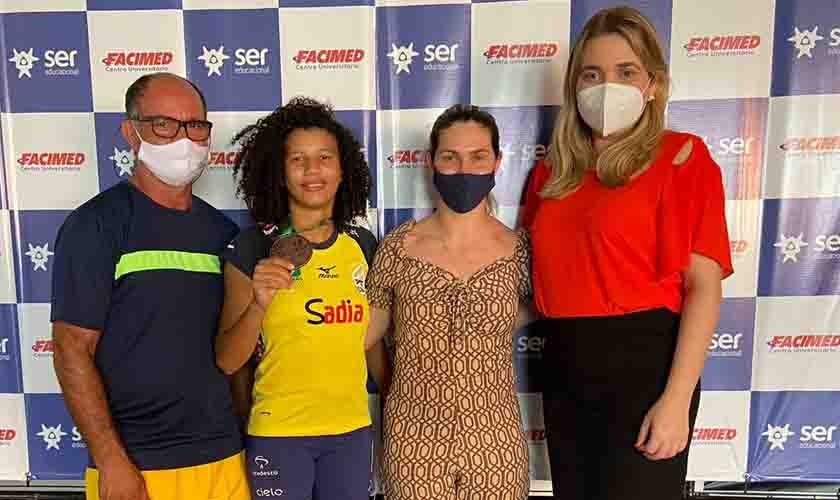 Atleta do UNIFACIMED conquista 1ª medalha do interior de RO nos JUBs