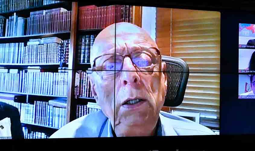 Senadores querem sessão de debates sobre o plano nacional de vacinação contra a covid-19