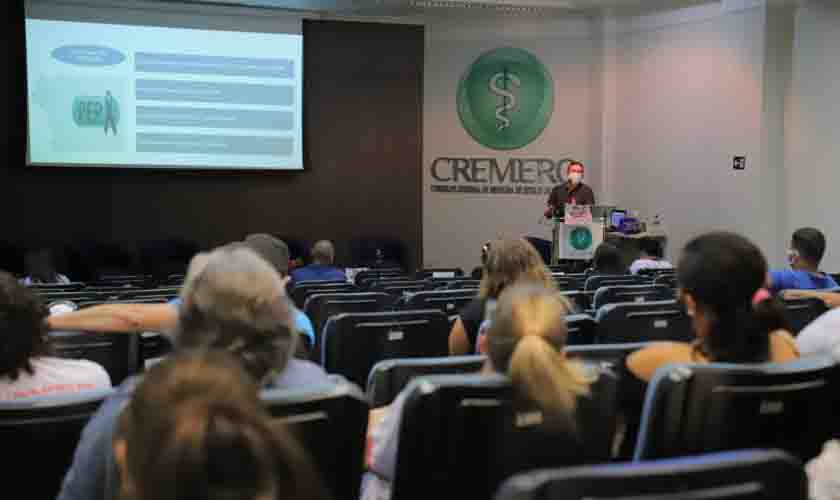 Profissionais de saúde recebem capacitação para reforçar combate ao HIV/Aids em Porto Velho