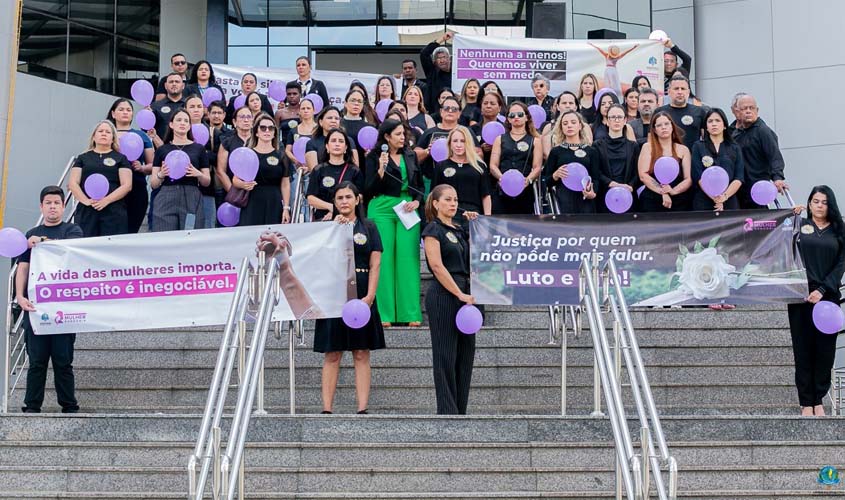 Alero realiza ato contra feminicídio