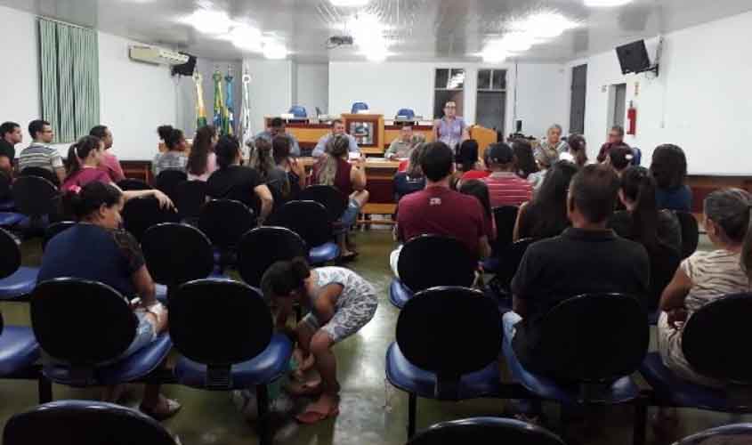 Após reunião, prefeita e vereadores vão à capital tentar solucionar transferência administrativa de escola em Cerejeiras