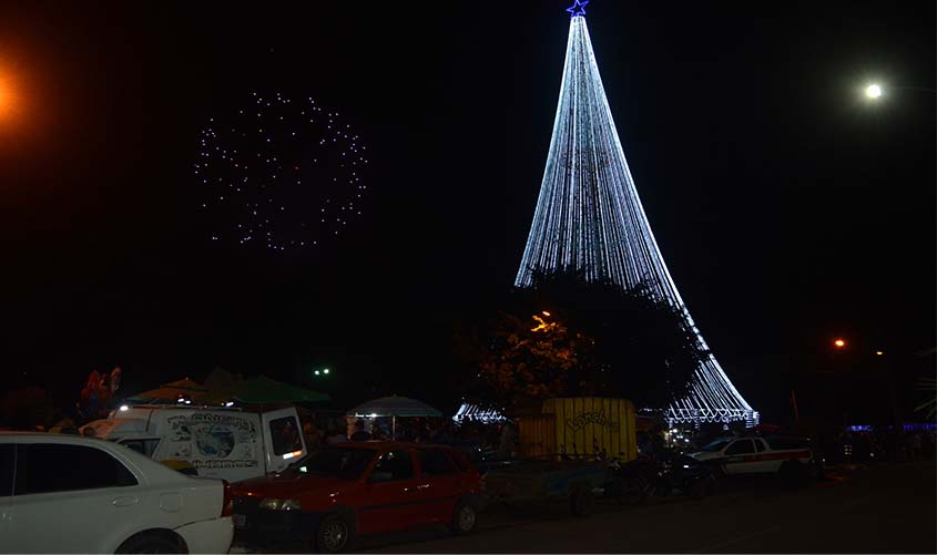 Último fim de semana da árvore de natal gigante