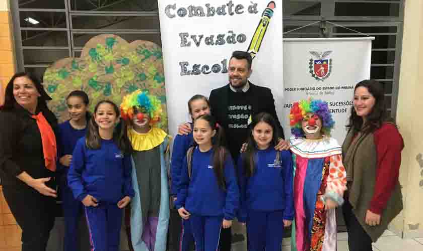 Prêmio Prioridade Absoluta: juiz do Paraná desenvolve programa de combate à evasão escolar
