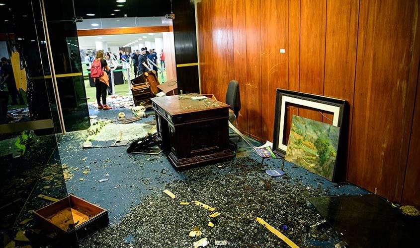 Partidos de várias tendências condenam ataques à democracia  