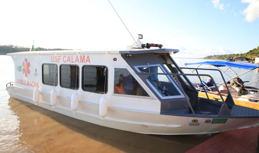 Ambulancha é apoio das equipes de saúde na missão de salvar vidas ribeirinhas
