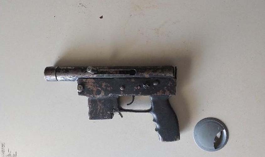 PMRO apreende armas e drogas em área rural