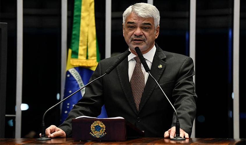 Humberto Costa critica fala de ministro da Economia, Paulo Guedes