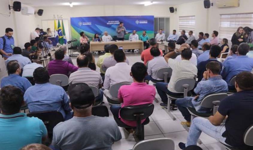 Maquinários são entregues para fomentar o setor produtivo