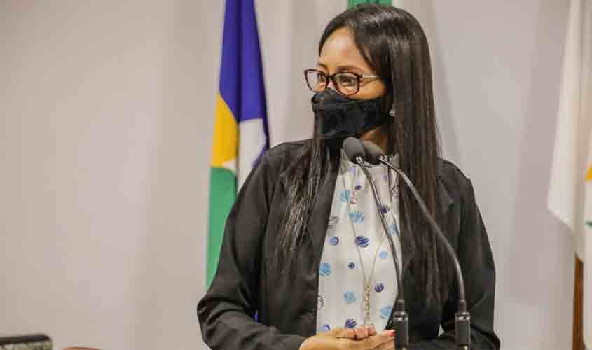 Câmara Vereadores de Ji-Paraná dá posse a suplente Vera Marcia (PT)