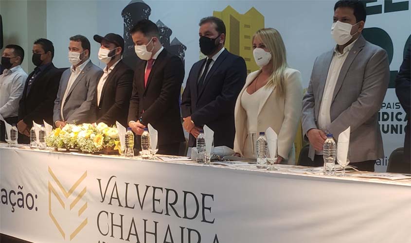 Na capital, presidente Alex Redano prestigia abertura do Seminário Eleições 2022