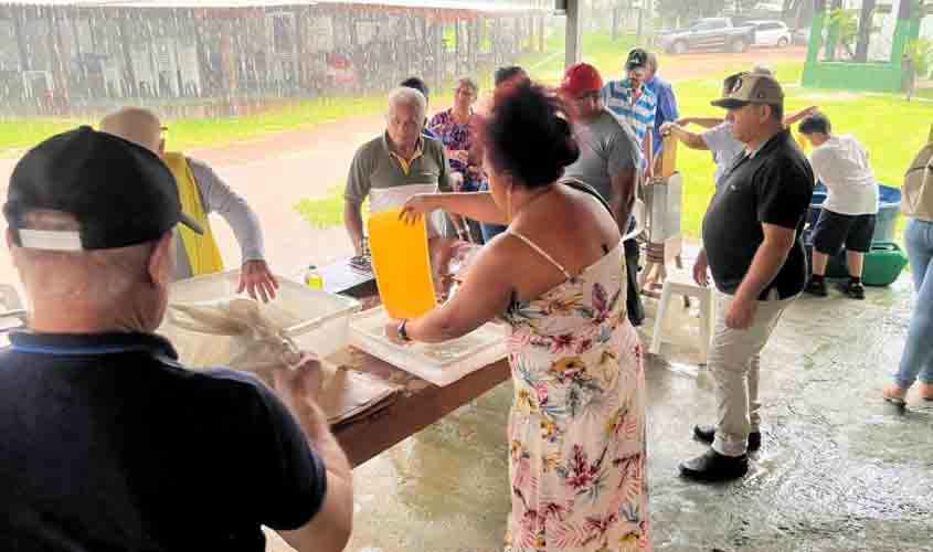 Agricultores participam de oficina sobre beneficiamento de cera apícola em Porto Velho