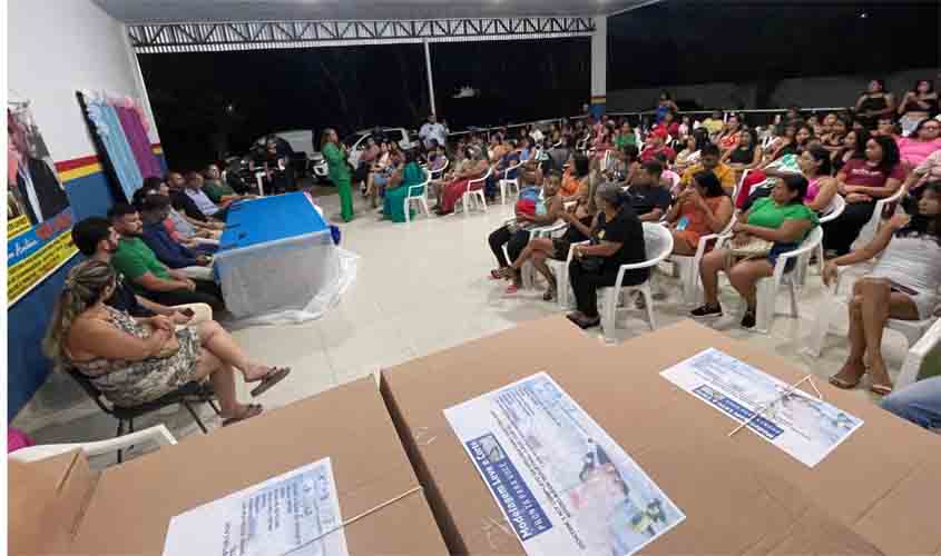 Presidente Alex Redano comemora encerramento de cursos em Guajará-Mirim