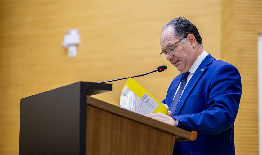 Pedro Fernandes celebra lei para famílias do Soldado da Borracha