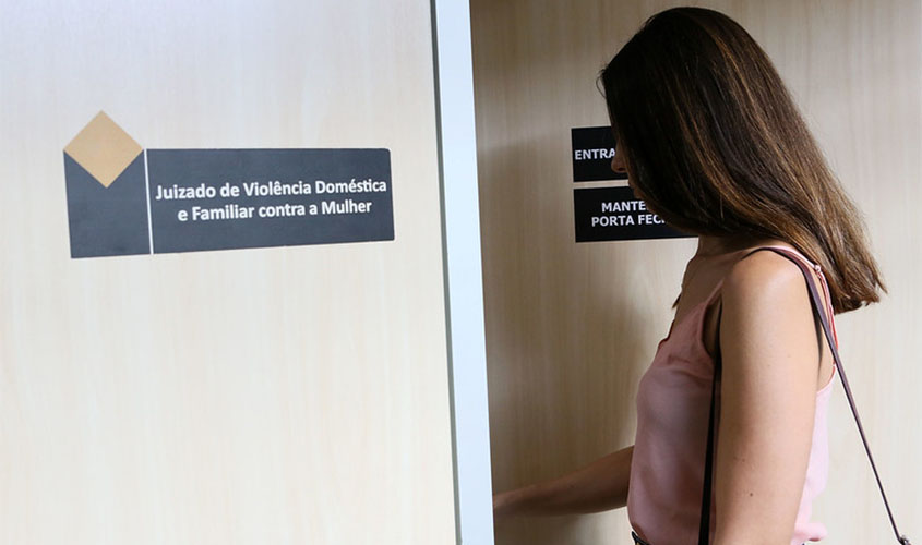 Processos de violência doméstica e feminicídio crescem em 2019