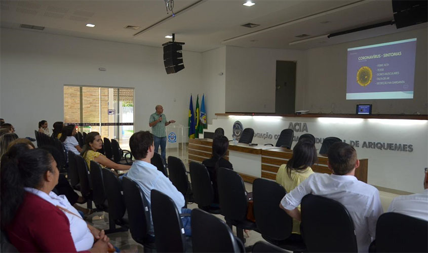 SEMSAU realiza treinamento aos servidores da saúde sobre o coronavírus