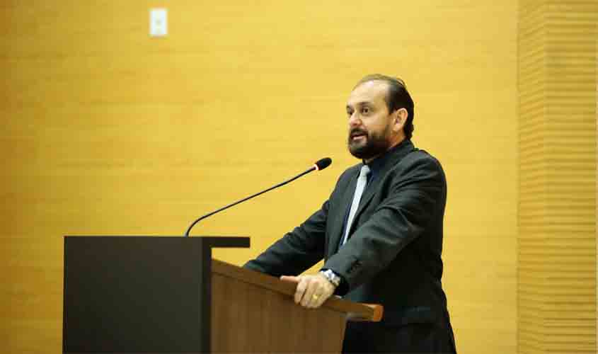 Deputado Laerte Gomes pede ao governador suspensão de exigências do Corpo de Bombeiros para conceder alvará a empresas