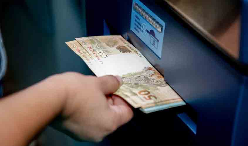 Governo apresenta relatório de pagamentos de licenças-prêmio dos servidores estaduais da Educação