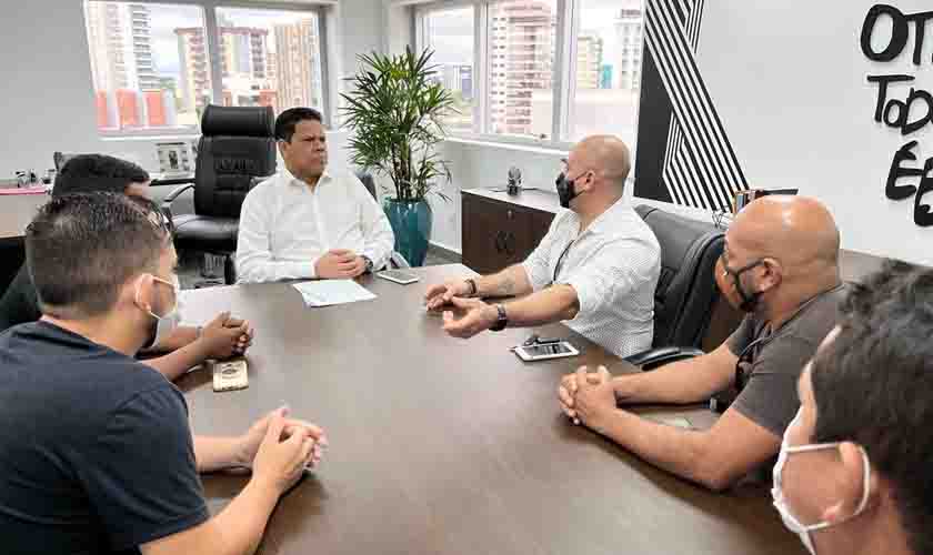 Deputado Jair Montes recebe comissão de aprovados no concurso para agentes de segurança em 2014 